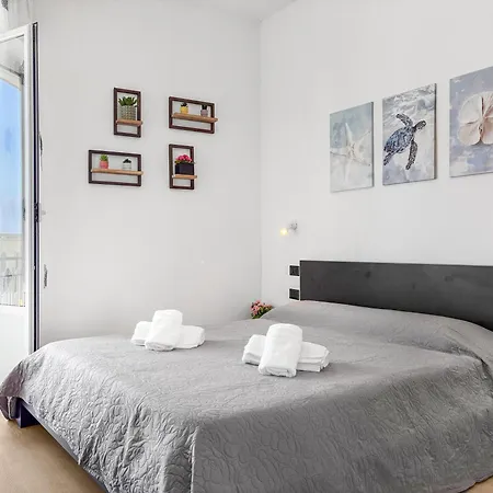 Victoria Seafront - Sea View Private Parking Ac & Wifi Apartment