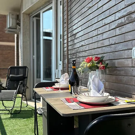 Victoria Seafront - Sea View Private Parking Ac & Wifi Apartment *
